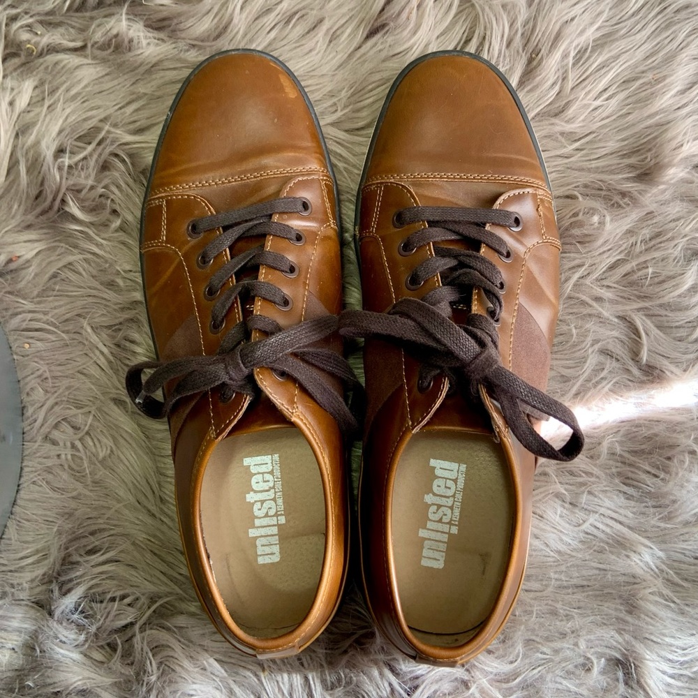 Kenneth Cole “Unlisted”  M-10  brown leather sneaker.